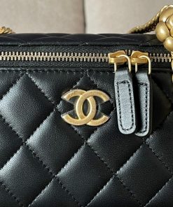 Alternative view of Chanel 23S Camellia Pearl Crush Vanity Black Lambskin